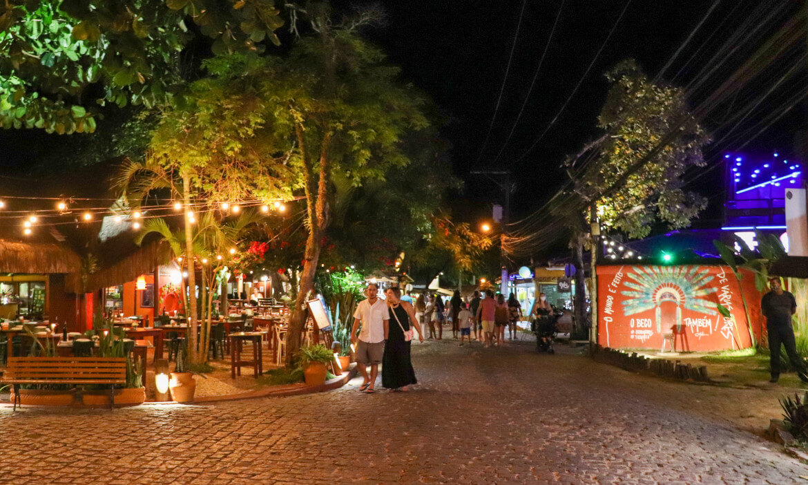 Rua do Mucugê a rua mais charmosa do Brasil - Arraial d'Ajuda, Porto Seguro, Bahia